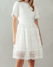 Cargar imagen en el visor de la galería, Sara White