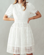 Cargar imagen en el visor de la galería, Sara White