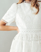 Cargar imagen en el visor de la galería, Sara White