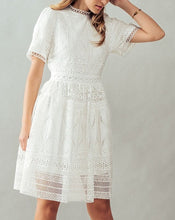 Cargar imagen en el visor de la galería, Sara White