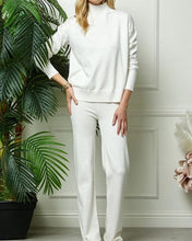 Cargar imagen en el visor de la galería, Agnes White Sweater Set
