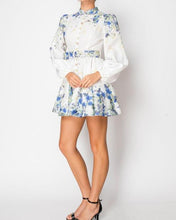 Cargar imagen en el visor de la galería, Jacky Blue Flowers
