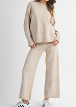 Cargar imagen en el visor de la galería, Holly Sweater Set Beige
