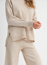 Cargar imagen en el visor de la galería, Holly Sweater Set Beige
