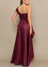 Cargar imagen en el visor de la galería, Ximena Burgundy
