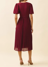 Cargar imagen en el visor de la galería, Giselle Burgundy
