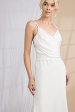 Cargar imagen en el visor de la galería, Satin White Maxi Dress
